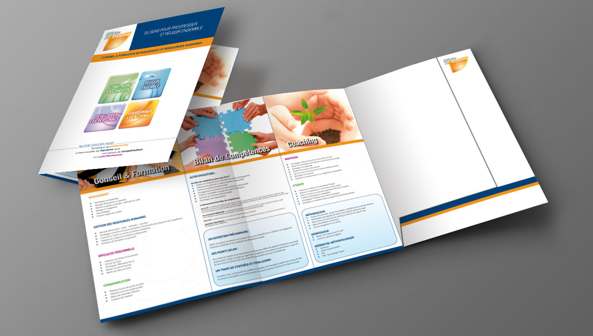 Infographiste indépendant, création et mise en page de plaquettes commerciales dépliant 3 volets formation